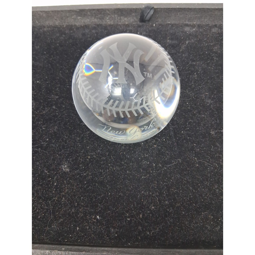New York Yankees Etched Clear Glass Baseball Paperweight/Preowned